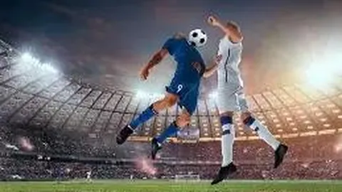 青岛街头“绿茵”遍布，足球赛事随时开踢