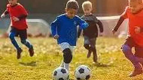 《2025足球奇迹盘点：库拉索历史性首闯世界杯，曼联意外败北格林斯比！》