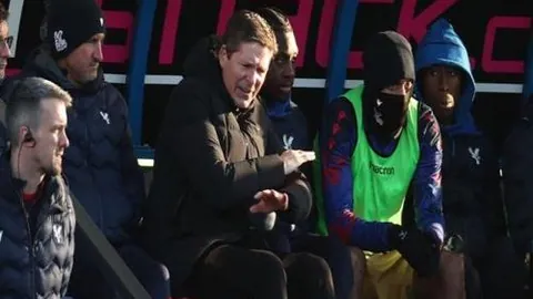 17岁门将李智良与颜骏凌并肩训练，共感现实残酷