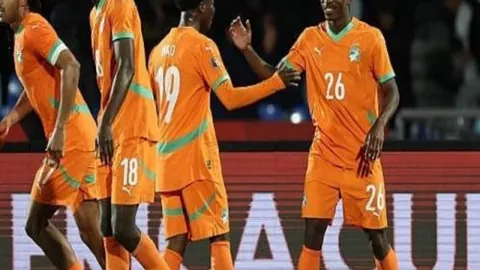 曼联本赛季英超防线告急：9轮战罢丢15球，仅剩一场零封！